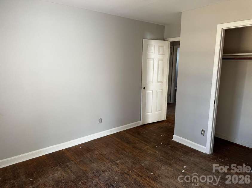 310 Hollis Road, Charlotte, NC 28209.  MLS# CAR4343083, YatesRealty ID 1666. 