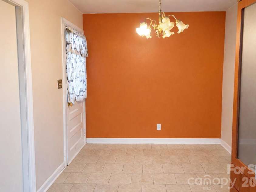 310 Hollis Road, Charlotte, NC 28209.  MLS# CAR4343083, YatesRealty ID 1666. 
