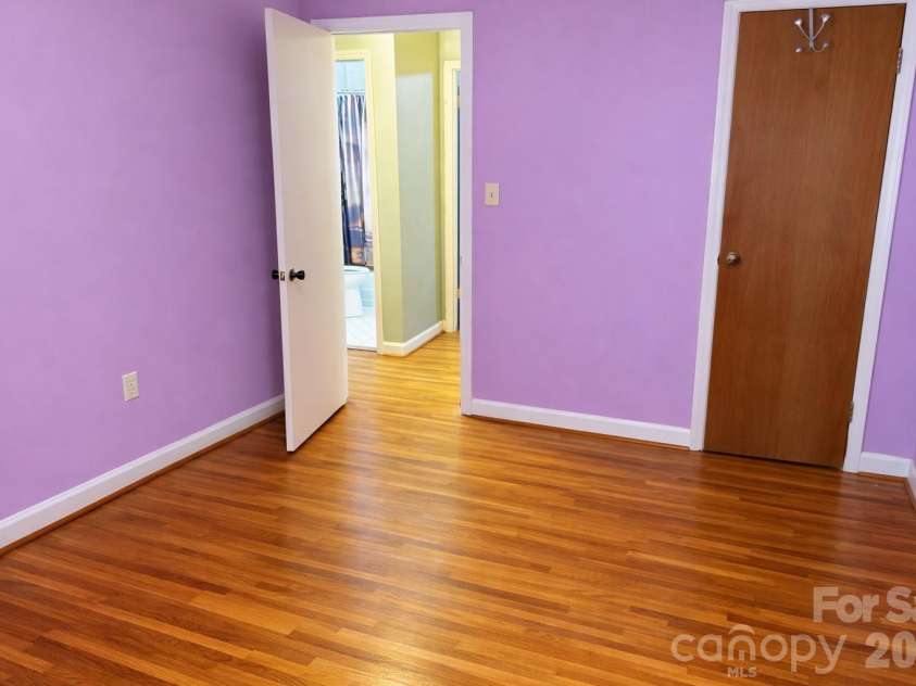 310 Hollis Road, Charlotte, NC 28209.  MLS# CAR4343083, YatesRealty ID 1666. 