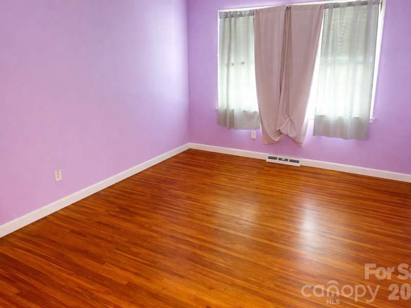 310 Hollis Road, Charlotte, NC 28209.  MLS# CAR4343083, YatesRealty ID 1666. 