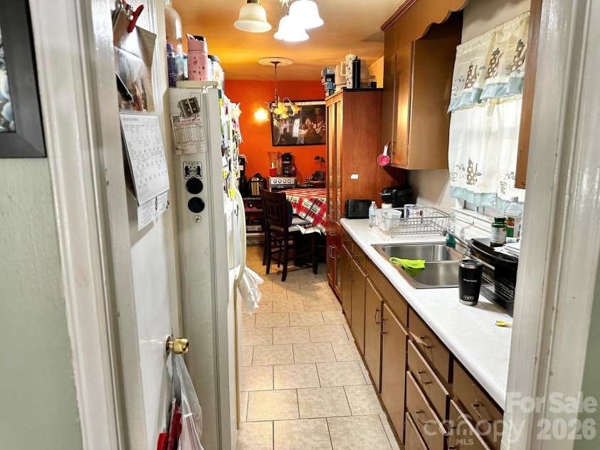 310 Hollis Road, Charlotte, NC 28209.  MLS# CAR4343083, YatesRealty ID 1666. 