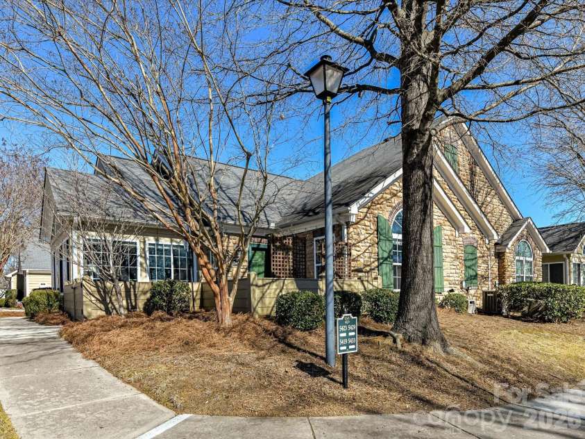 5433 Prosperity View Drive, Charlotte, NC 28269.  MLS# CAR4373751, YatesRealty ID 16660. 