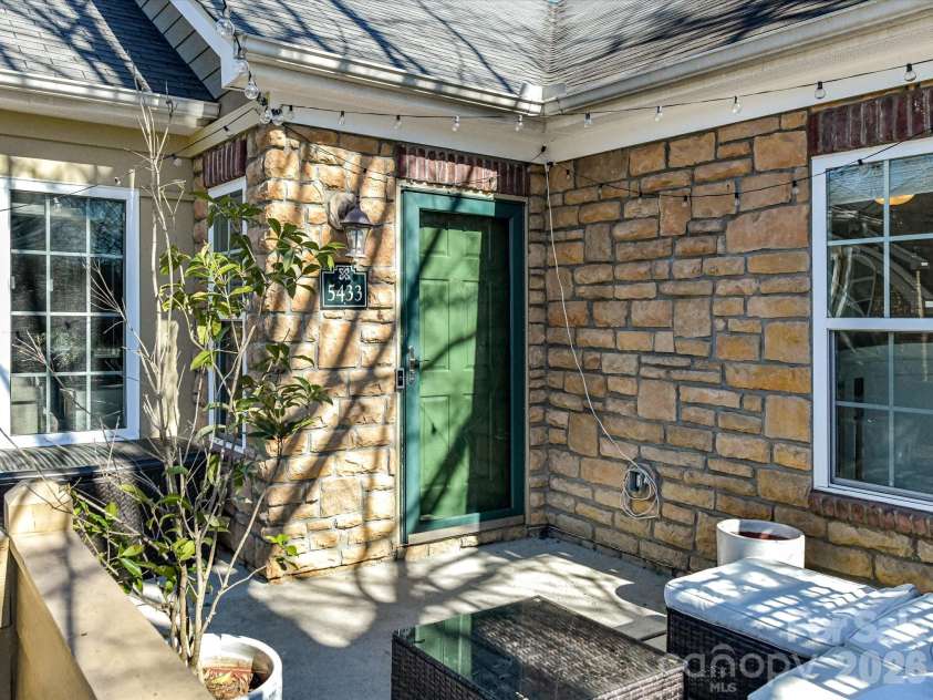 5433 Prosperity View Drive, Charlotte, NC 28269.  MLS# CAR4373751, YatesRealty ID 16660. 