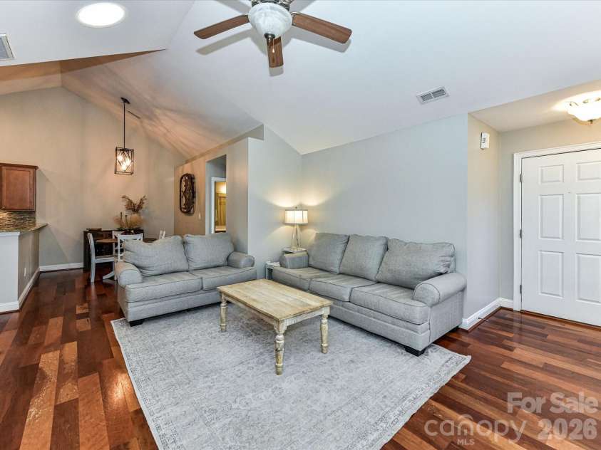 5433 Prosperity View Drive, Charlotte, NC 28269.  MLS# CAR4373751, YatesRealty ID 16660. 
