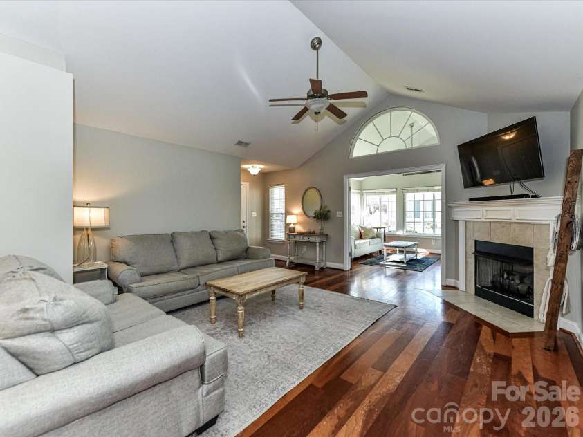 5433 Prosperity View Drive, Charlotte, NC 28269.  MLS# CAR4373751, YatesRealty ID 16660. 