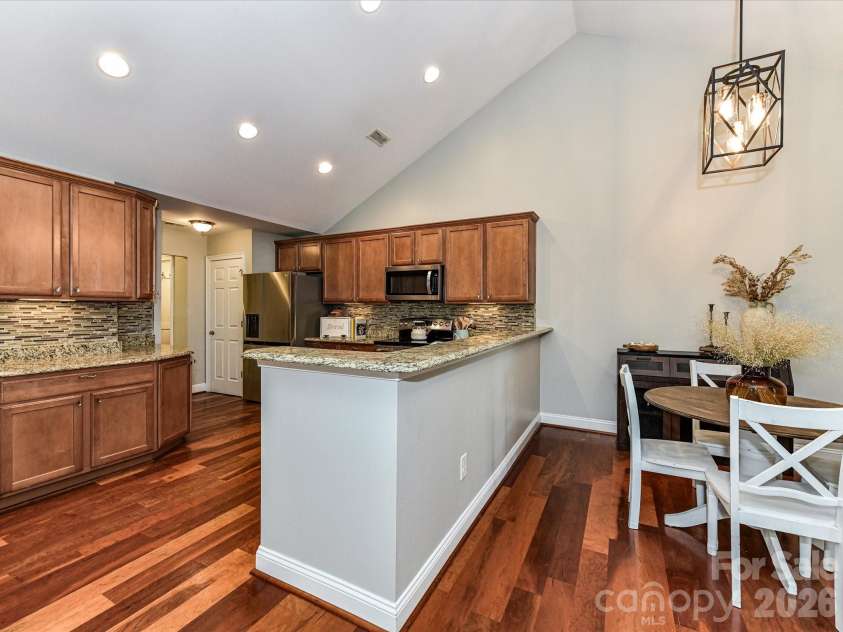 5433 Prosperity View Drive, Charlotte, NC 28269.  MLS# CAR4373751, YatesRealty ID 16660. 
