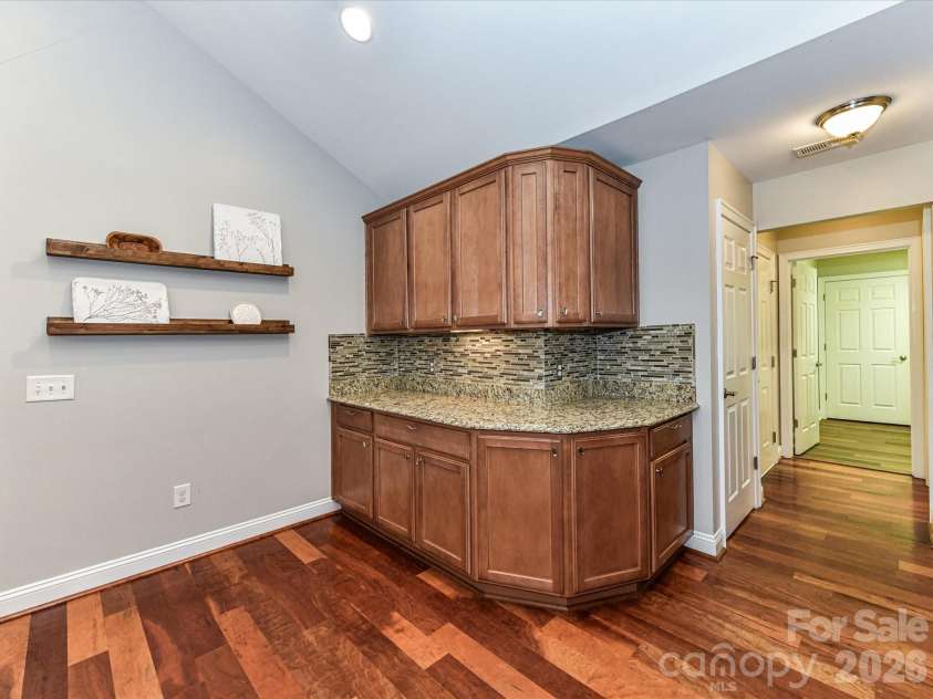 5433 Prosperity View Drive, Charlotte, NC 28269.  MLS# CAR4373751, YatesRealty ID 16660. 