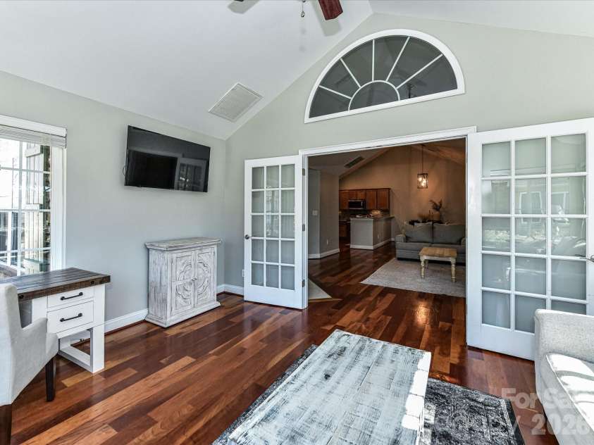 5433 Prosperity View Drive, Charlotte, NC 28269.  MLS# CAR4373751, YatesRealty ID 16660. 