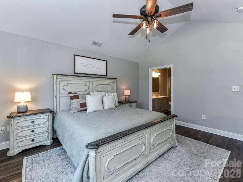 5433 Prosperity View Drive, Charlotte, NC 28269.  MLS# CAR4373751, YatesRealty ID 16660. 