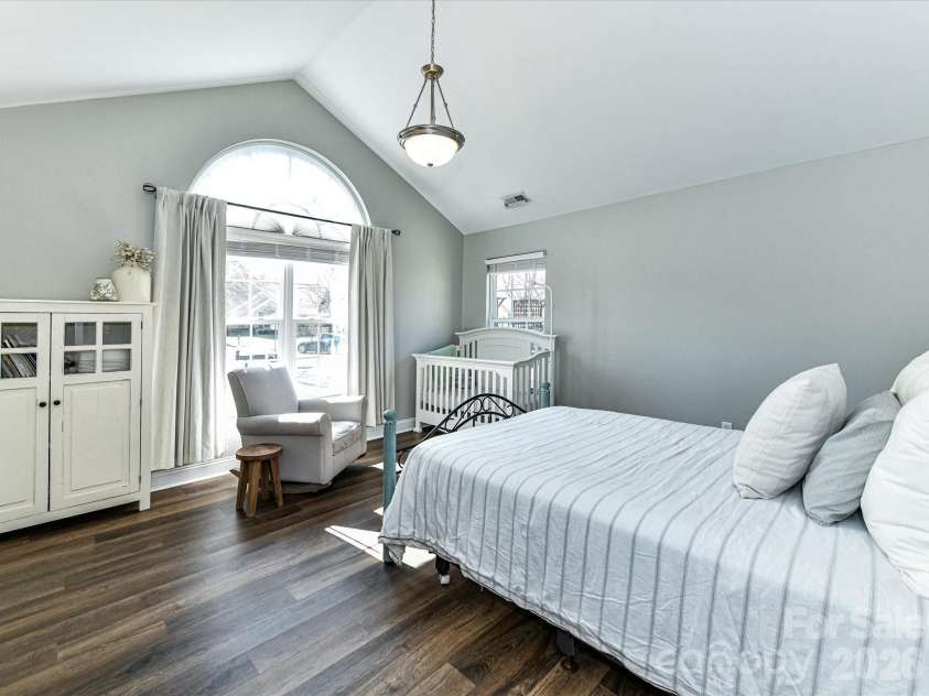 5433 Prosperity View Drive, Charlotte, NC 28269.  MLS# CAR4373751, YatesRealty ID 16660. 