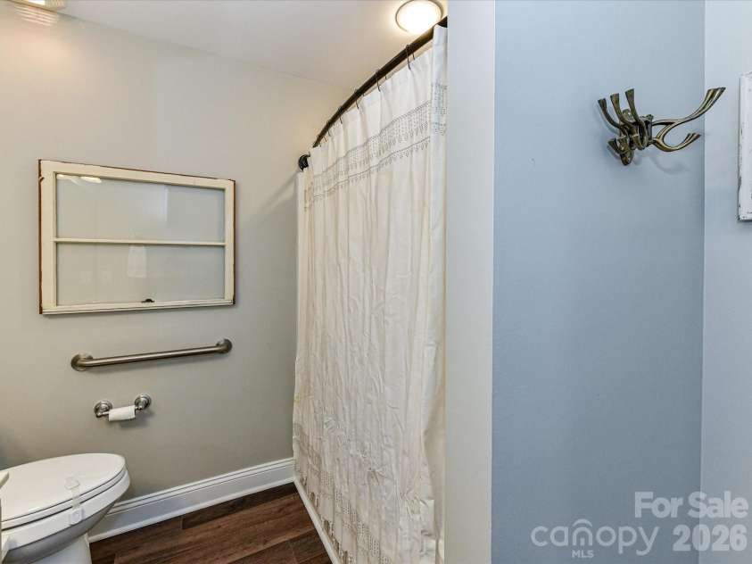 5433 Prosperity View Drive, Charlotte, NC 28269.  MLS# CAR4373751, YatesRealty ID 16660. 