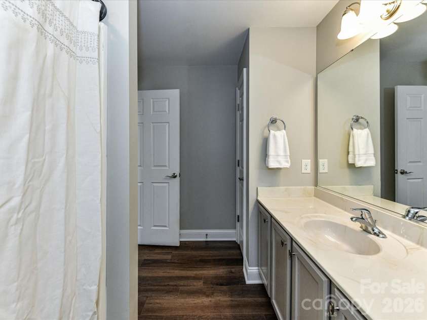 5433 Prosperity View Drive, Charlotte, NC 28269.  MLS# CAR4373751, YatesRealty ID 16660. 