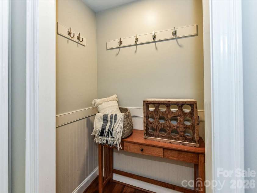 5433 Prosperity View Drive, Charlotte, NC 28269.  MLS# CAR4373751, YatesRealty ID 16660. 