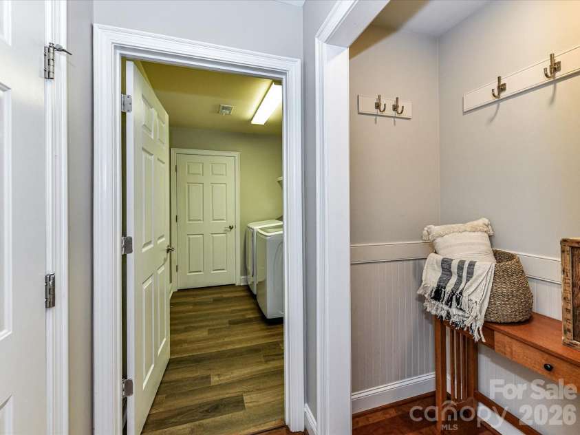 5433 Prosperity View Drive, Charlotte, NC 28269.  MLS# CAR4373751, YatesRealty ID 16660. 