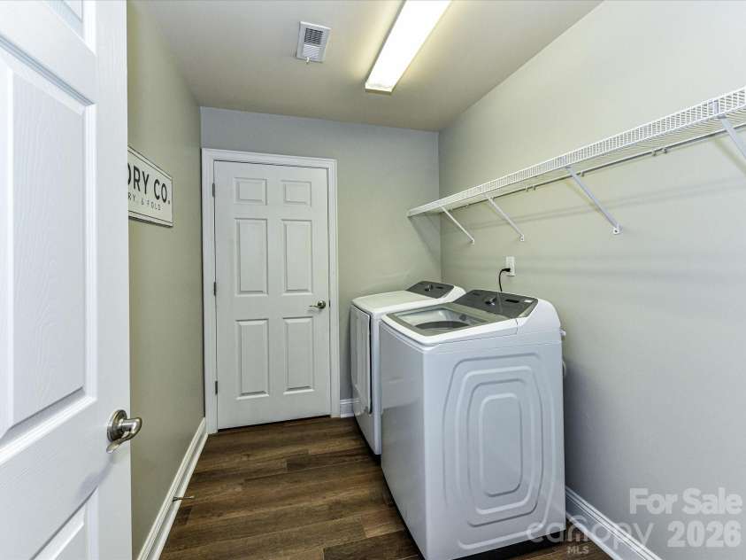 5433 Prosperity View Drive, Charlotte, NC 28269.  MLS# CAR4373751, YatesRealty ID 16660. 