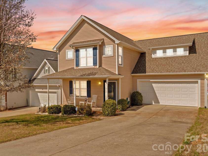 219 19th Avenue, Hickory, NC 28602.  MLS# CAR4353222, YatesRealty ID 16661. 