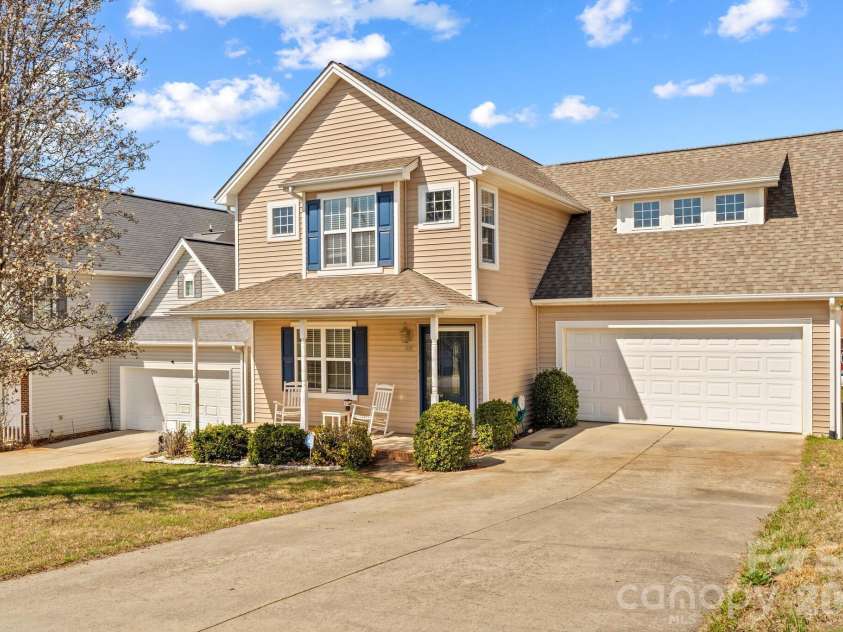219 19th Avenue, Hickory, NC 28602.  MLS# CAR4353222, YatesRealty ID 16661. 