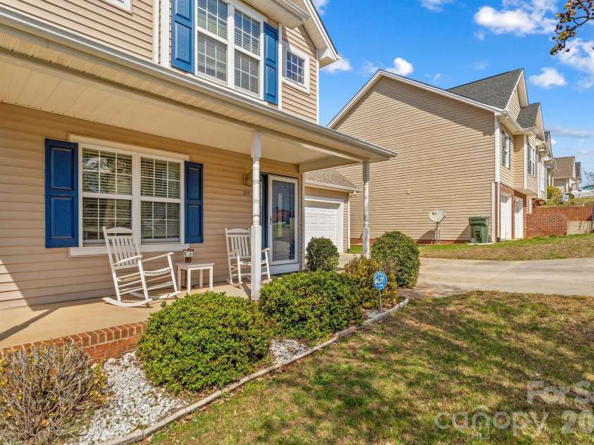 219 19th Avenue, Hickory, NC 28602.  MLS# CAR4353222, YatesRealty ID 16661. 