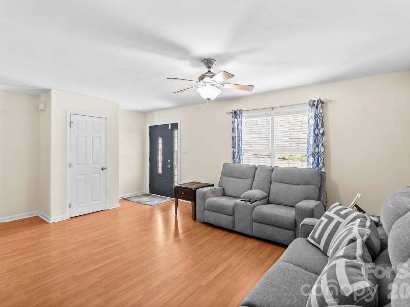 219 19th Avenue, Hickory, NC 28602.  MLS# CAR4353222, YatesRealty ID 16661. 