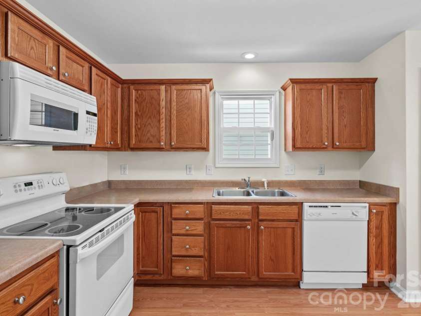219 19th Avenue, Hickory, NC 28602.  MLS# CAR4353222, YatesRealty ID 16661. 