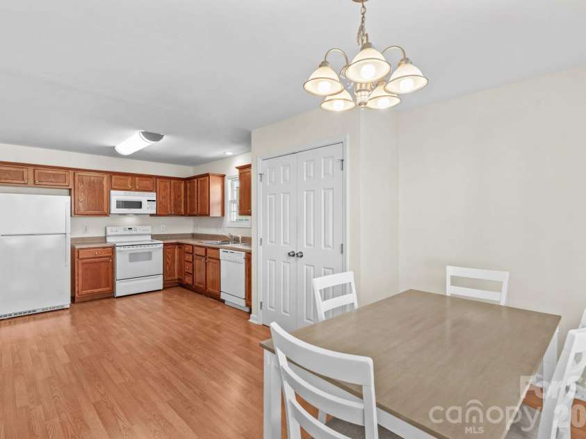 219 19th Avenue, Hickory, NC 28602.  MLS# CAR4353222, YatesRealty ID 16661. 