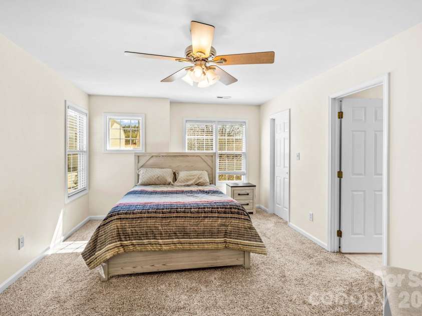 219 19th Avenue, Hickory, NC 28602.  MLS# CAR4353222, YatesRealty ID 16661. 