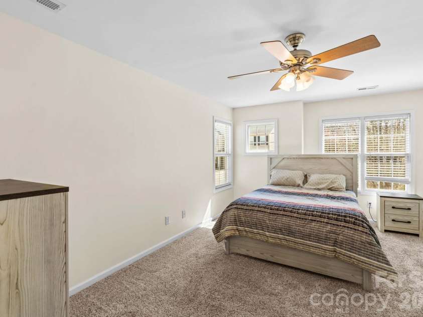 219 19th Avenue, Hickory, NC 28602.  MLS# CAR4353222, YatesRealty ID 16661. 