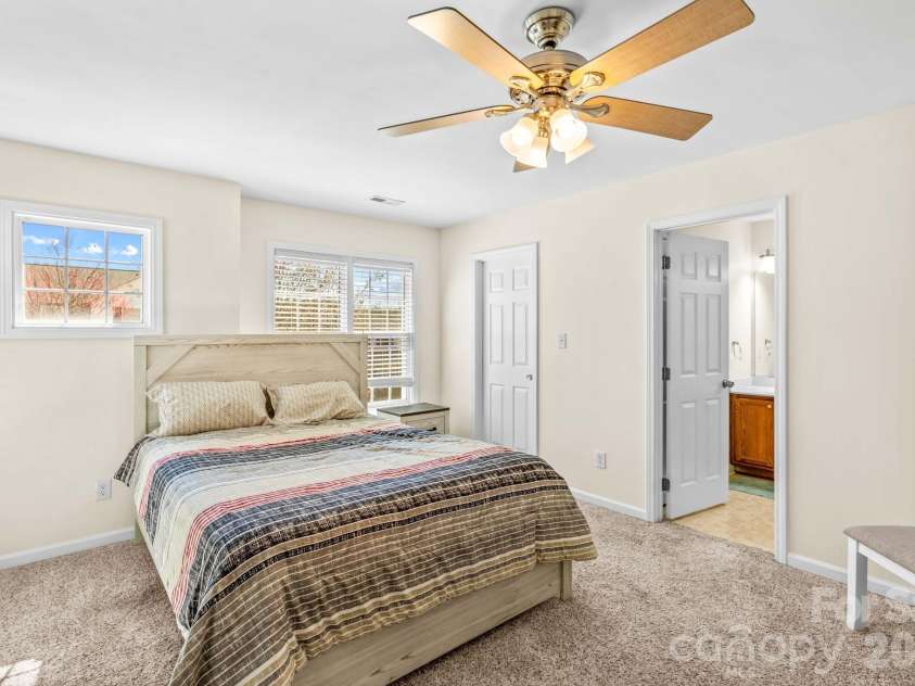 219 19th Avenue, Hickory, NC 28602.  MLS# CAR4353222, YatesRealty ID 16661. 