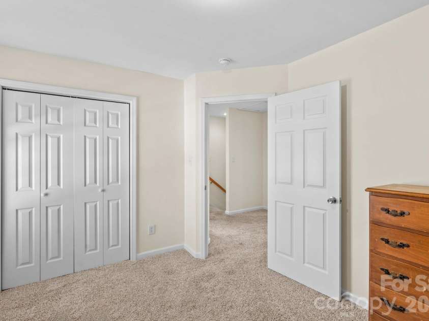 219 19th Avenue, Hickory, NC 28602.  MLS# CAR4353222, YatesRealty ID 16661. 