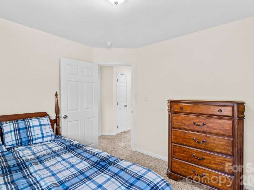 219 19th Avenue, Hickory, NC 28602.  MLS# CAR4353222, YatesRealty ID 16661. 