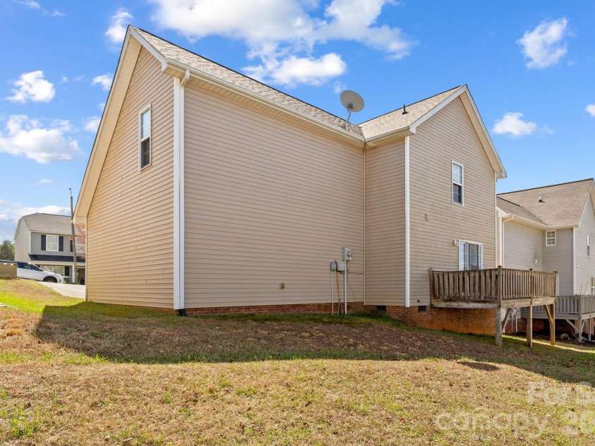 219 19th Avenue, Hickory, NC 28602.  MLS# CAR4353222, YatesRealty ID 16661. 