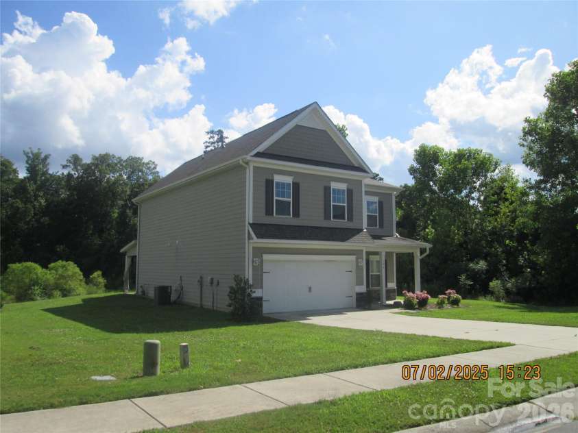 504 Stone River Parkway, Mount Holly, NC 28120.  MLS# CAR4280796, YatesRealty ID 16663. 