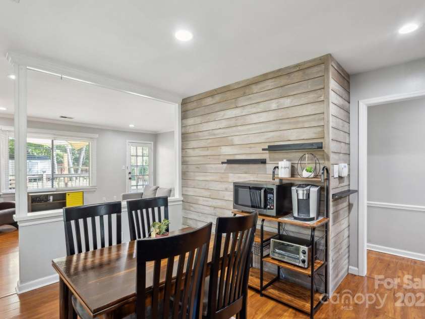 6412 Old Meadow Road, Charlotte, NC 28227.  MLS# CAR4250974, YatesRealty ID 16663. 