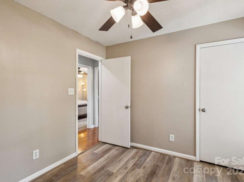 6412 Old Meadow Road, Charlotte, NC 28227.  MLS# CAR4250974, YatesRealty ID 16663. 