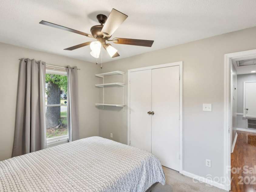 6412 Old Meadow Road, Charlotte, NC 28227.  MLS# CAR4250974, YatesRealty ID 16663. 