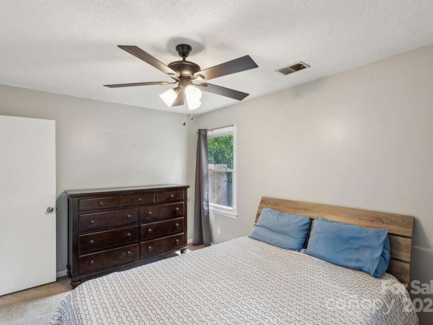 6412 Old Meadow Road, Charlotte, NC 28227.  MLS# CAR4250974, YatesRealty ID 16663. 