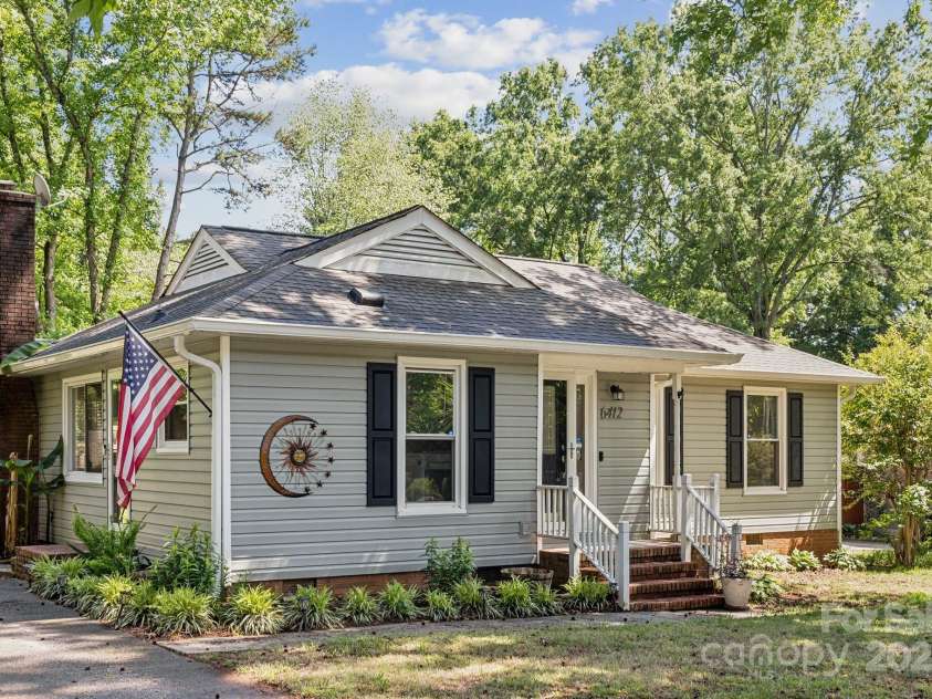 6412 Old Meadow Road, Charlotte, NC 28227.  MLS# CAR4250974, YatesRealty ID 16663. 