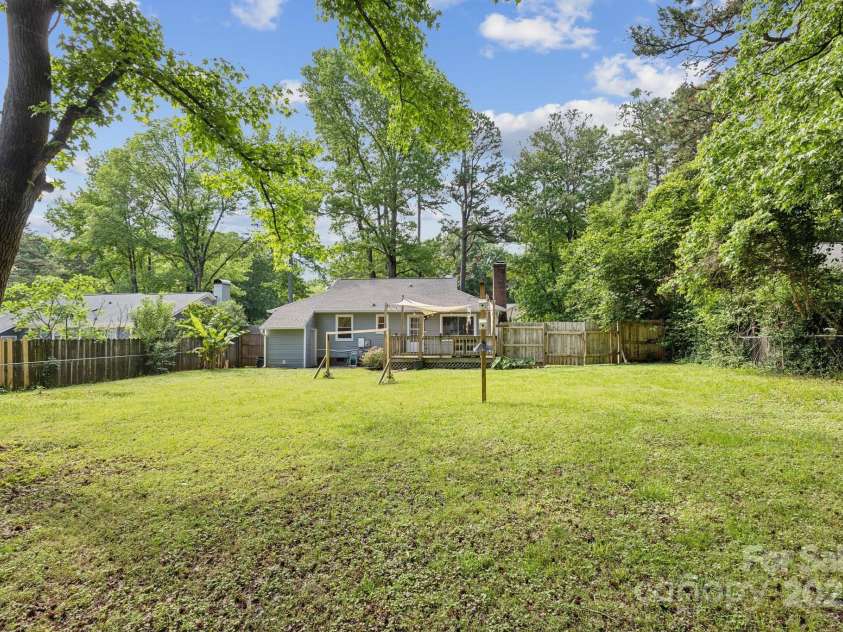 6412 Old Meadow Road, Charlotte, NC 28227.  MLS# CAR4250974, YatesRealty ID 16663. 