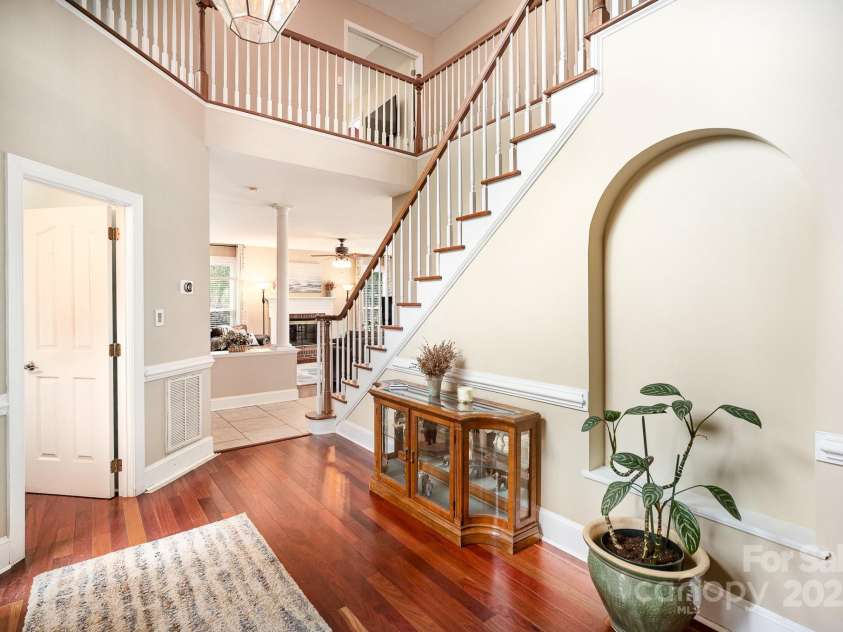 3409 Pondview Lane, Charlotte, NC 28210.  MLS# CAR4242135, YatesRealty ID 16664. 