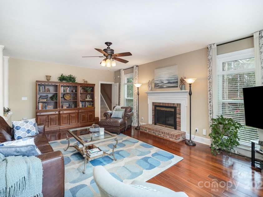 3409 Pondview Lane, Charlotte, NC 28210.  MLS# CAR4242135, YatesRealty ID 16664. 