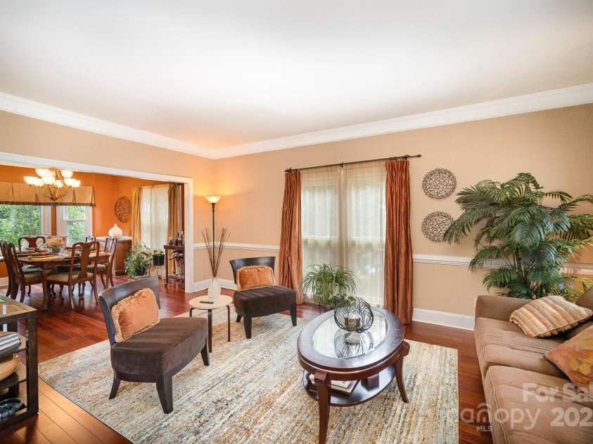 3409 Pondview Lane, Charlotte, NC 28210.  MLS# CAR4242135, YatesRealty ID 16664. 
