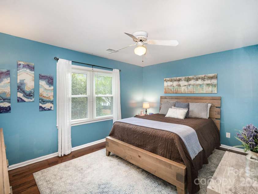 3409 Pondview Lane, Charlotte, NC 28210.  MLS# CAR4242135, YatesRealty ID 16664. 