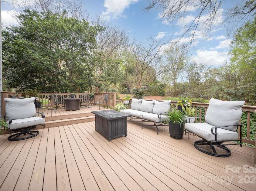 3409 Pondview Lane, Charlotte, NC 28210.  MLS# CAR4242135, YatesRealty ID 16664. 