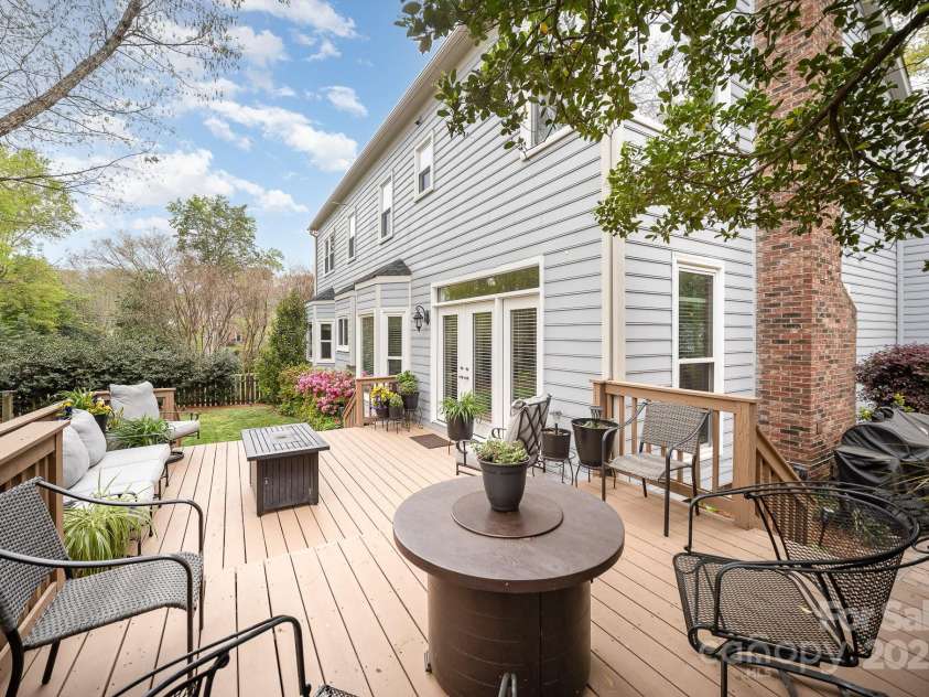 3409 Pondview Lane, Charlotte, NC 28210.  MLS# CAR4242135, YatesRealty ID 16664. 