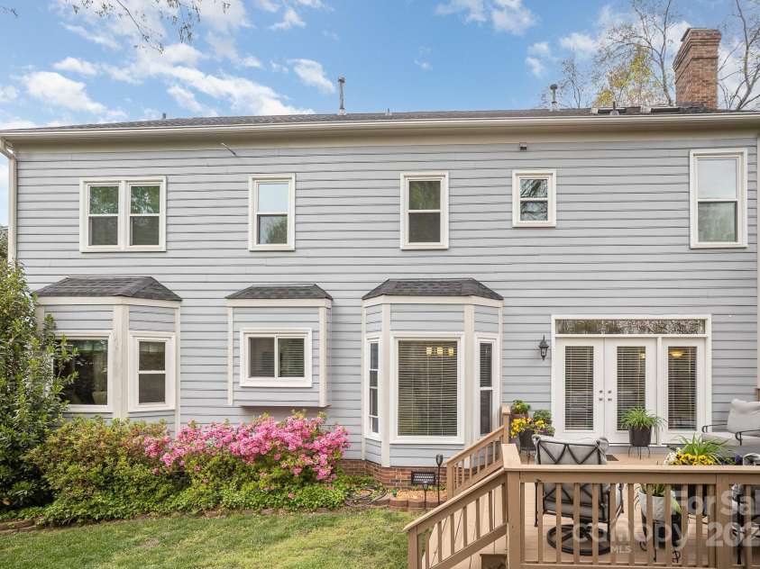 3409 Pondview Lane, Charlotte, NC 28210.  MLS# CAR4242135, YatesRealty ID 16664. 