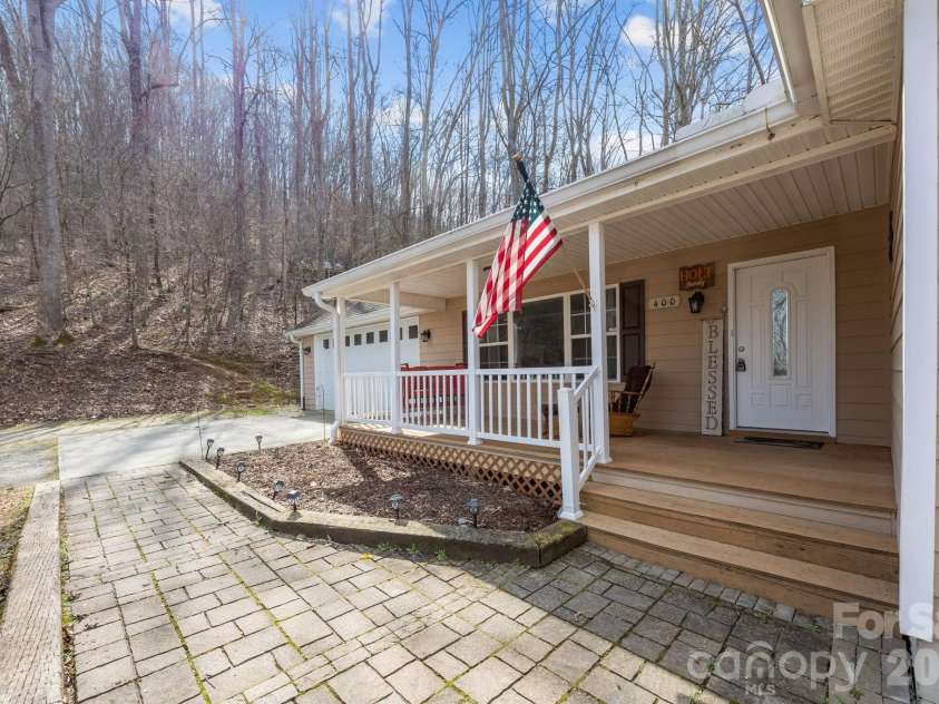 400 Honey Locust Trail, Whittier, NC 28789.  MLS# CAR4352919, YatesRealty ID 16664. 