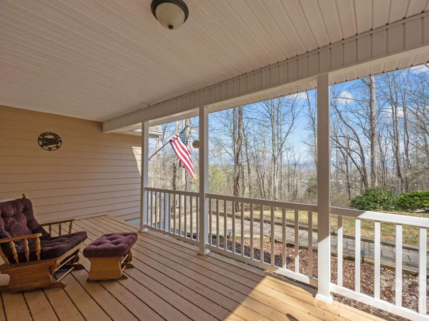 400 Honey Locust Trail, Whittier, NC 28789.  MLS# CAR4352919, YatesRealty ID 16664. 