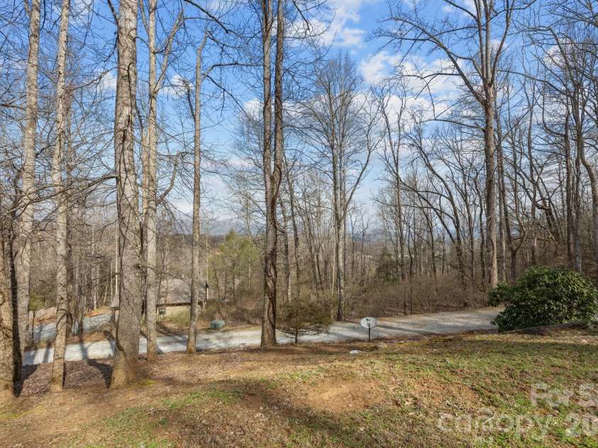 400 Honey Locust Trail, Whittier, NC 28789.  MLS# CAR4352919, YatesRealty ID 16664. 