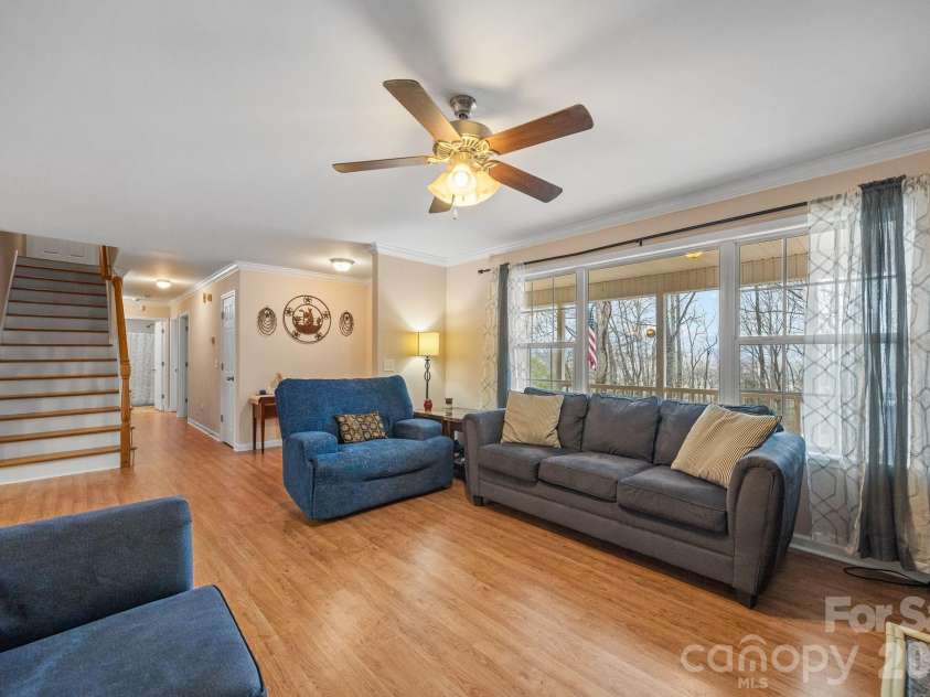 400 Honey Locust Trail, Whittier, NC 28789.  MLS# CAR4352919, YatesRealty ID 16664. 