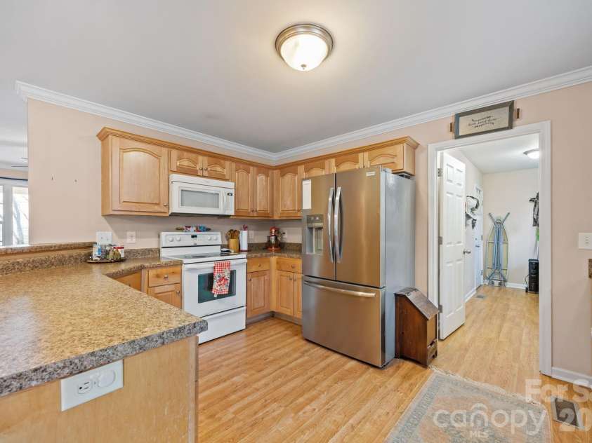 400 Honey Locust Trail, Whittier, NC 28789.  MLS# CAR4352919, YatesRealty ID 16664. 